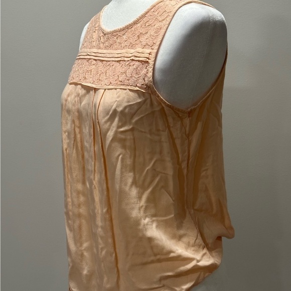 Loft Women’s Peach Crochet Pleated Tank Top Size SP - Picture 4 of 7